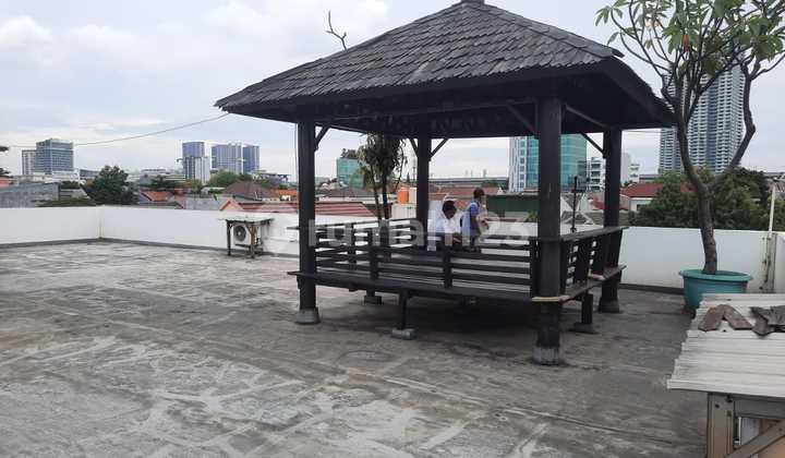 Solid House in Complex, Suitable for Residence or Quiet Office 2