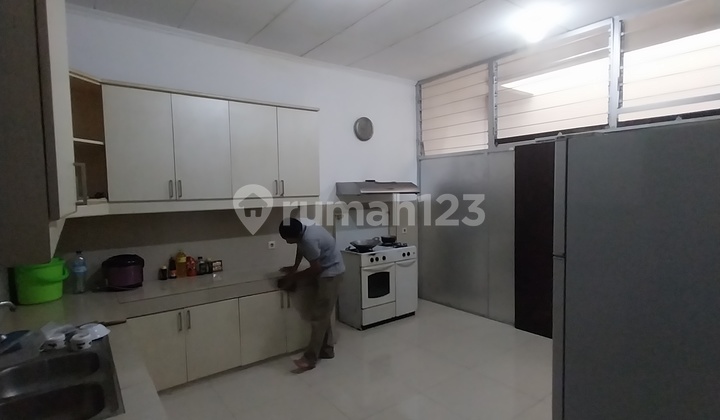 Sturdy House, Quiet Neighborhood, Move-In Ready, Good Air Circulation 2