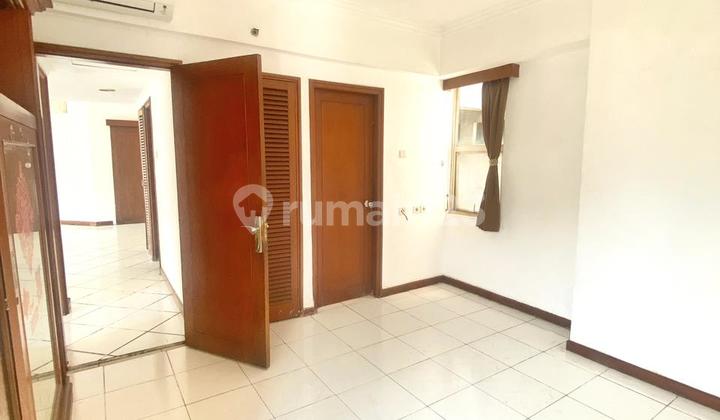 Apartement Sudirman Tower Condominium 3 BR Unfurnished Bagus 2