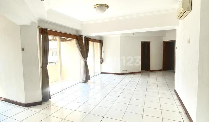 Apartement Sudirman Tower Condominium 3 BR Unfurnished Bagus