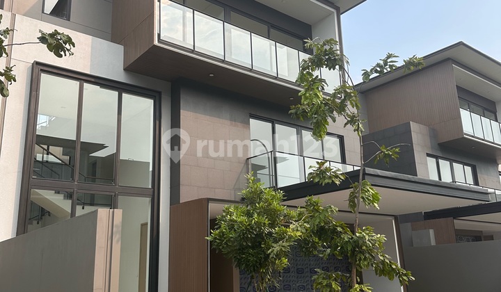 New 3-Story House in Layton Navapark BSD Cluster for Rent