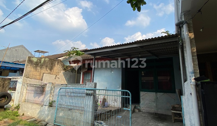 House in Griya Loka BSD. Strategic Location and LAND ONLY CALCULATION! 2