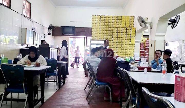 Ruang usaha Resto Padang di Surabaya Jawa Timur Bagus 2