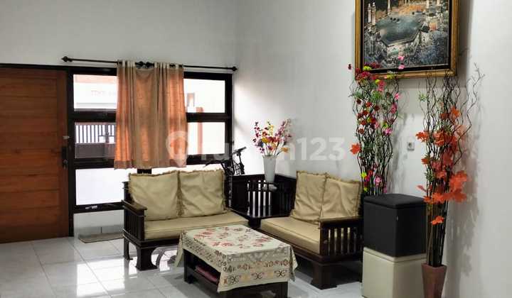 Quick Sale 6-Bedroom House with SHM in Rawabuaya, Cengkareng, West Jakarta 1