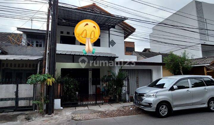 Dijual Cepat Rumah 2 Lantai Siap Huni Lokasi Strategis di Jakasampurna Bekasi Barat  1