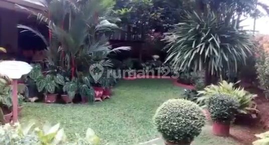 Dijual Rumah daerah Menteng 2 Lantai SHM LT 640M² 2