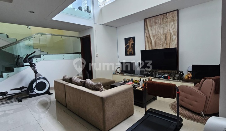 Rumah Di Permata Hijau. Jakarta Selatan. 2