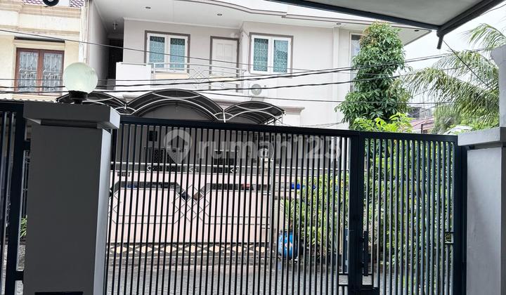 Disewakan Rumah Bagus 2 Lantai Di Daan Mogot Baru Jakbar  1