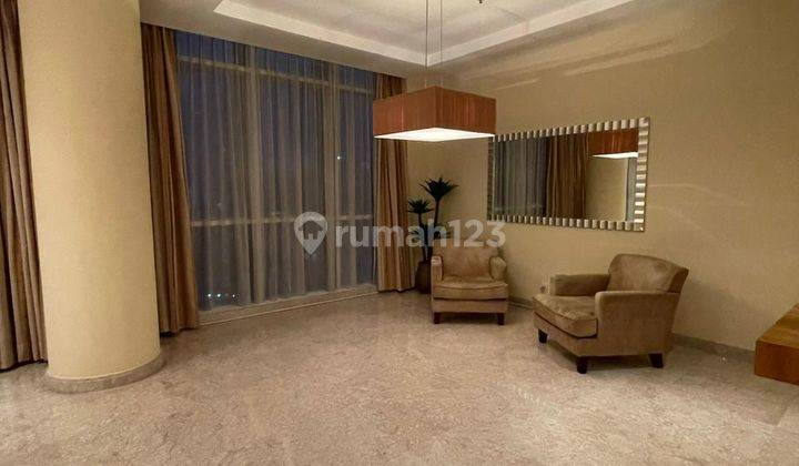 ruang tamu disewakan apartemen oakwood mega kuningan
