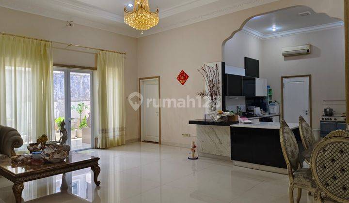 Rumah di Cluster Venice 3 Lantai SHM Bagus 2