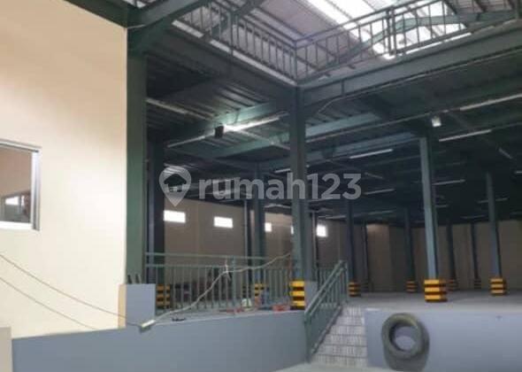 Warehouse for Rent in Bandengan, Can Accommodate Containers, Close to Toll Road.