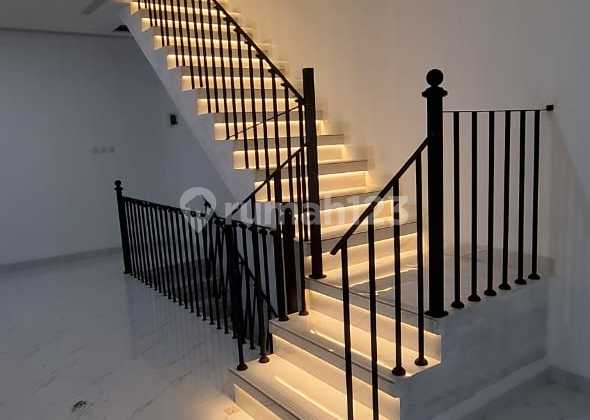 Rumah Brand New Minimalis di Taman Ratu Rumah Brand New Minimalis di Taman Ratu