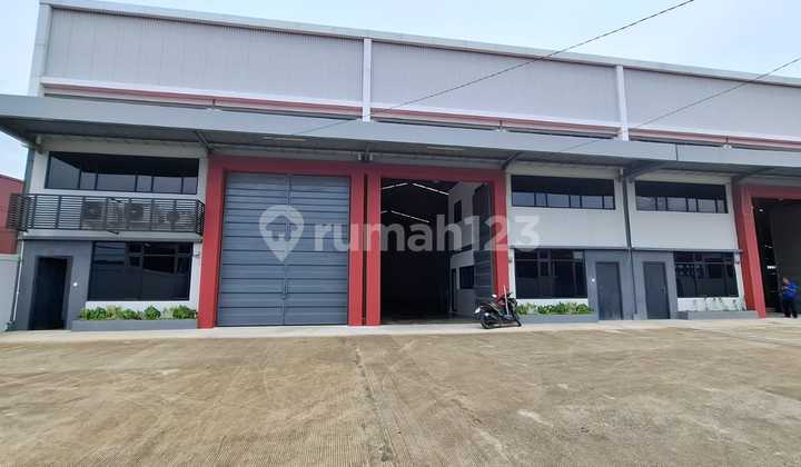 Gudang baru di kosambi tepat di depan pintu tol