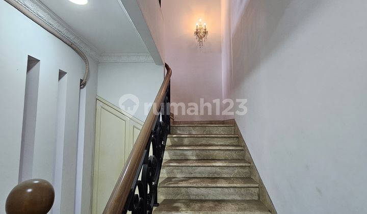 Dijual Rumah Mewah Classic Modern Siap Huni 2