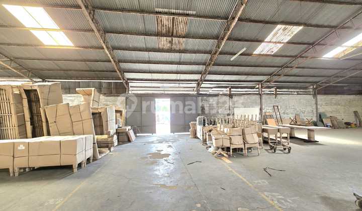 Mango and sweet potato warehouse in Cengkareng ready for rent near toll gate entrance.