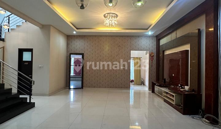 Dijual rumah di cluster manyar pik 3 lantai murah 1