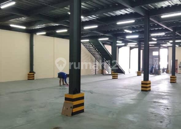 Warehouse for Rent in Bandengan, Can Accommodate Containers, Close to Toll Road.