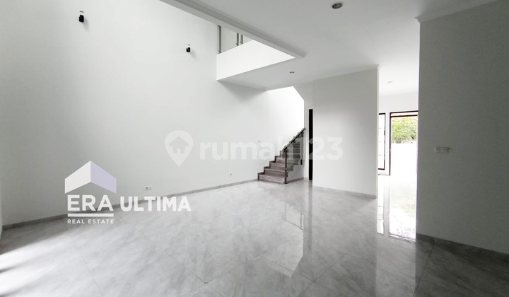 Dijual Rumah Besar Modern di Batununggal 1