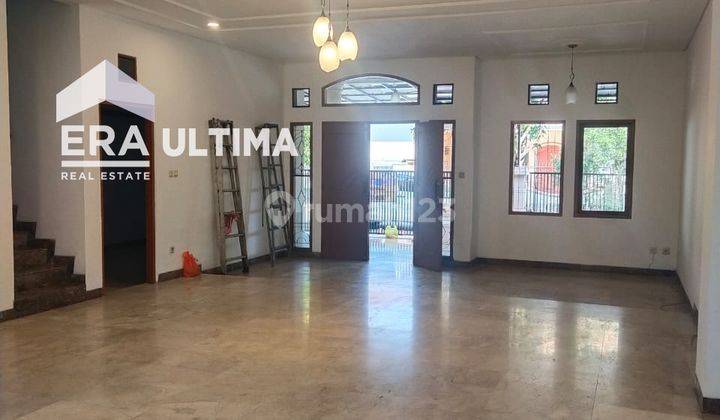 Rumah Bagus Dalam Komplek 2 Lantai di Batununggal 1