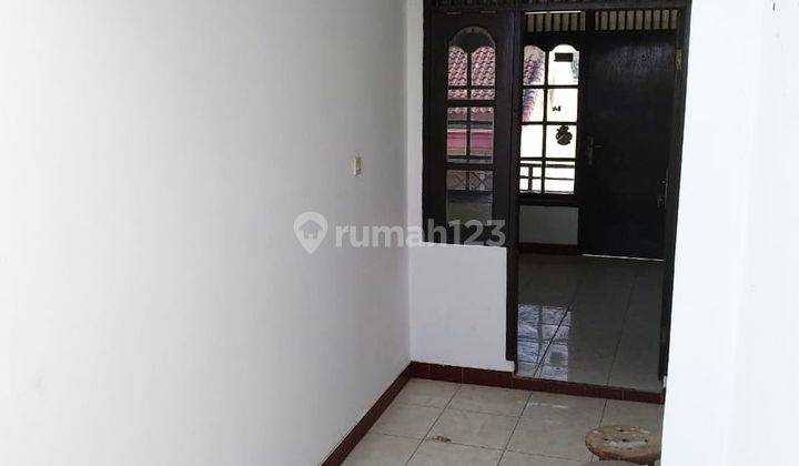 Rumah Bagus Unfurnished SHM di Margahayu, Bandung 1