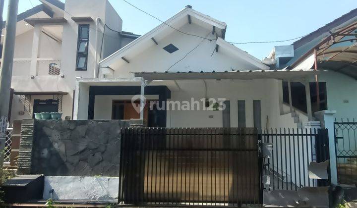 Rumah Bagus Semi Furnished SHM di Giri Mekar Permai, Bandung 1