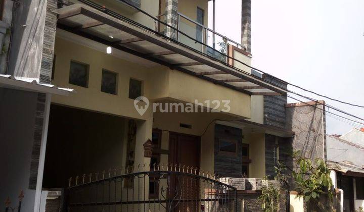 Rumah Bagus Sertifikat Hak Milik di Jl Jakamustika, Bandung 1