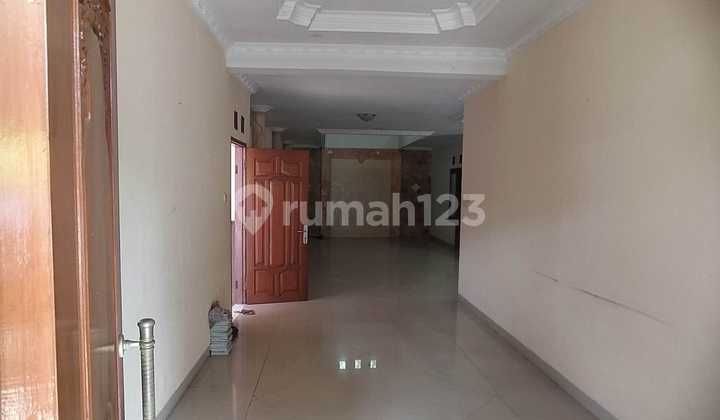 Nice House with Ownership Certificate on Jl Golf Barat, Bandung. 2