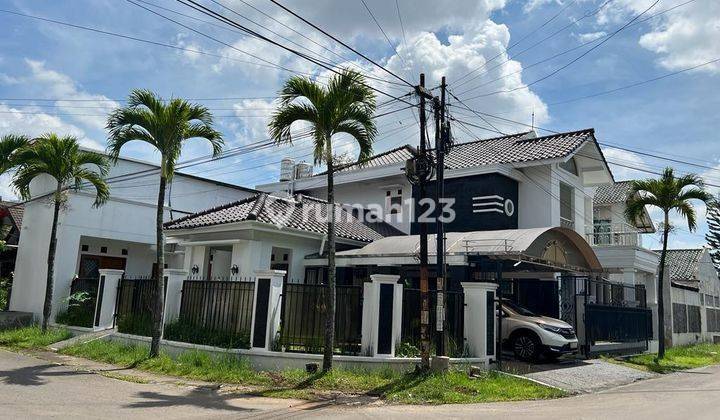 Dijual Rumah 2 Lantai Bagus Semi Furnished SHM di Kawaluyaan, Bandung 1