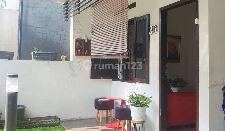 Rumah 2 Lantai Bagus Semi Furnished Shm Di Margahayu, Bandung 2