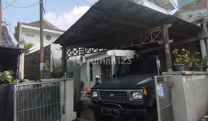 Dijual Rumah di Jl Sukaati 2 Lantai SHM Butuh Renovasi 1