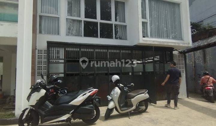 Rumah 2 Lantai Bagus Unfurnished SHM di Sukawarna, Bandung 1