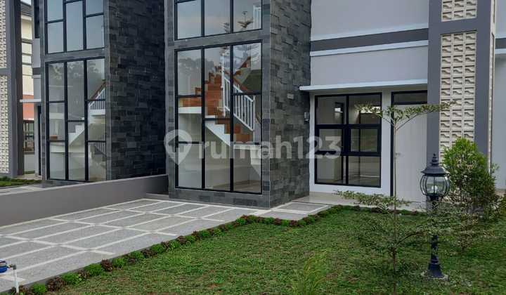 Rumah Bagus Di Jl Manoko Lembang Bandung