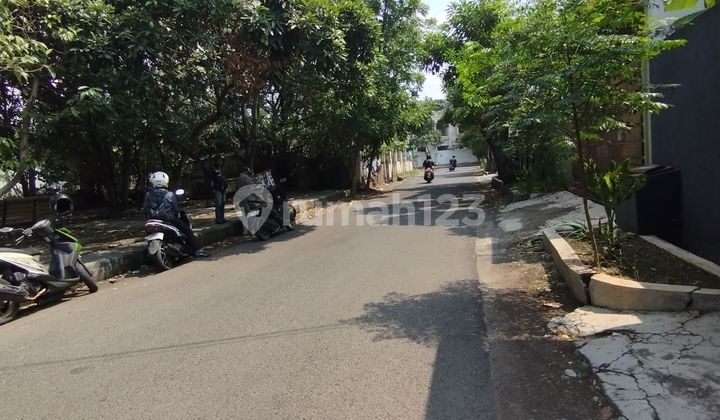 Two-Story House with Good SHM in West Golf Arcamanik 2