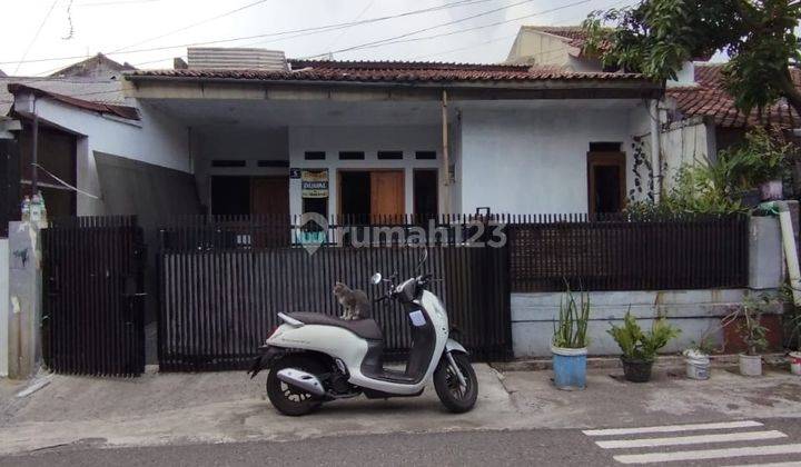 Rumah Bagus Unfurnished SHM di Banjarsari, Bandung 1