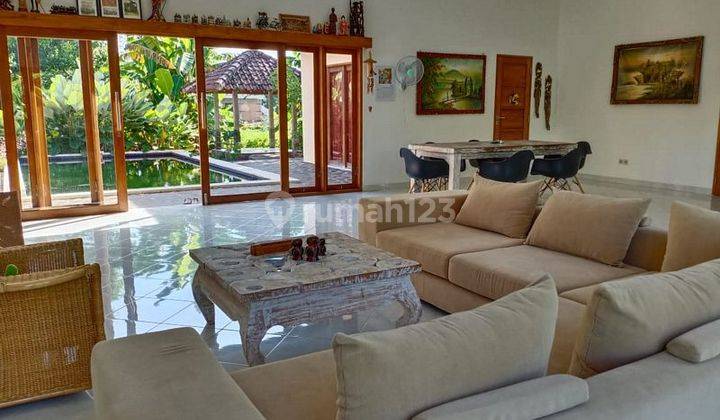 CENTRAL YET SERENE: VILLA WITH EXPANSIVE LAND AND VIEWS! 1