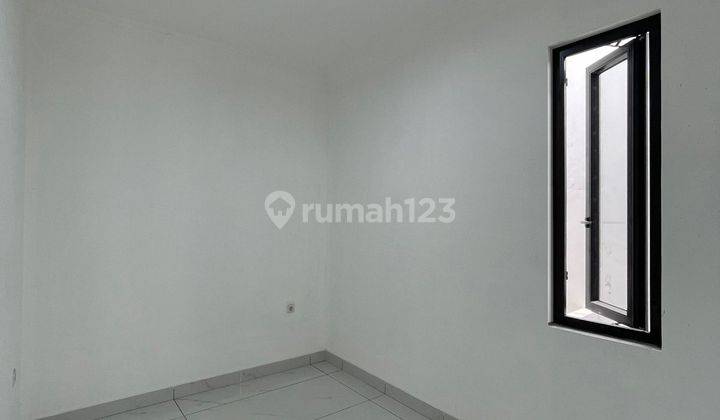 Rumah 2 Lantai Baru di Komplek Duta Garden Tangerang 1