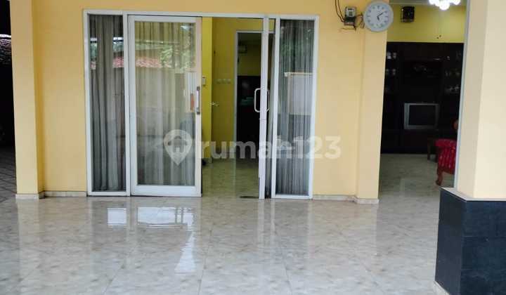 House for sale near Jati Asih Toll Road, Bekasi, comfortable, safe, semi-furnished.