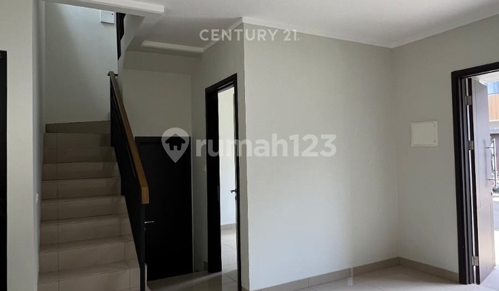 Disewakan Rumah Siap Huni Di Sumarecon Crown Gading Bekasi 2