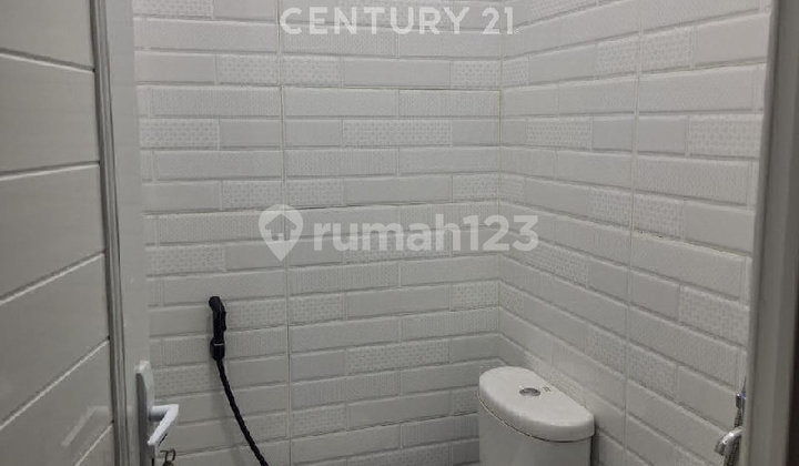 2-Story House in Tytyan Kencana, Just a Step Away from Summarecon Mall Bekasi 2