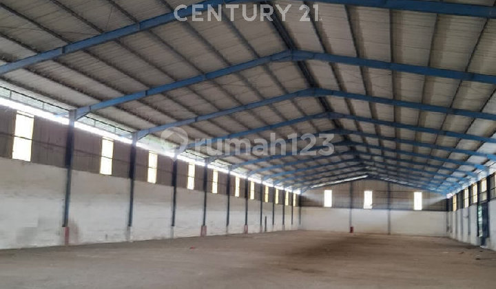 Strategic Warehouse Near Karawang Timur Toll Exit