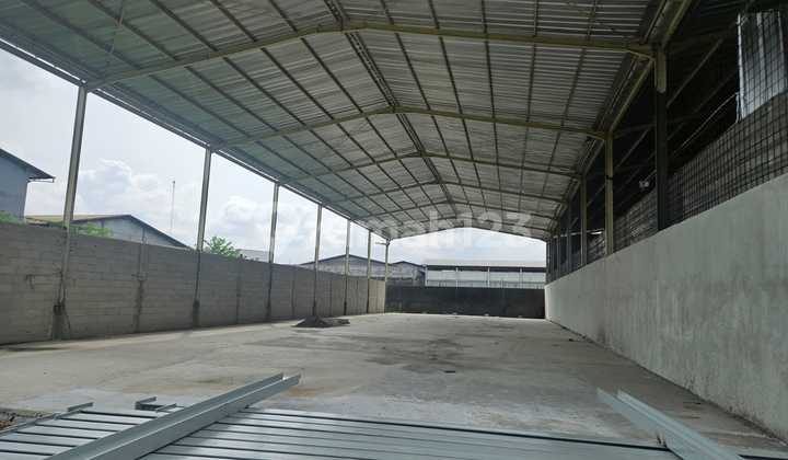 Gudang di Peternakan Raya-Kedaung Angke Jakarta Barat Akses Kontainer 40"