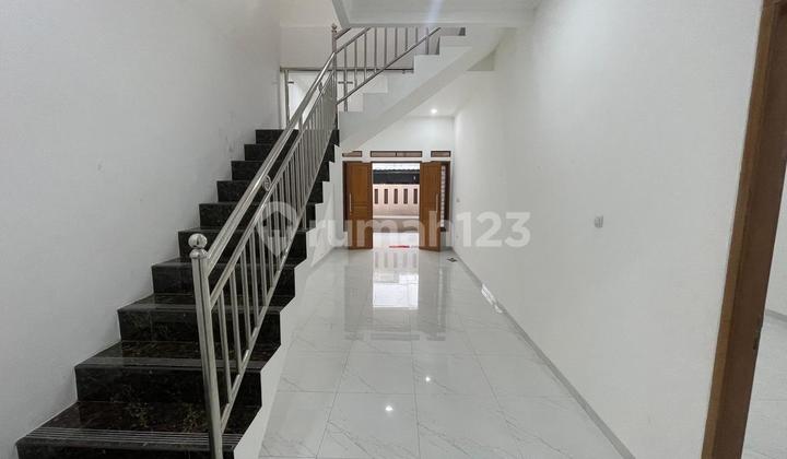 Rumah Cantik & Strategis di Pondok Kelapa Jakarta Timur 2