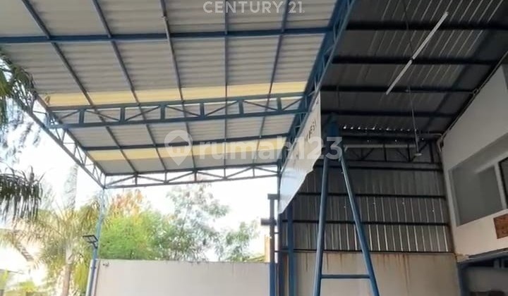 Warehousing Within the Industrial Area Complex in Harapan Indah II City 2