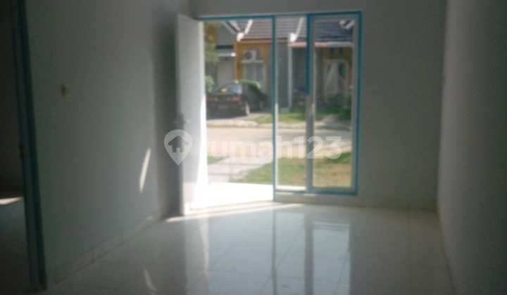 Rumah Siap Huni di Mutiara Gading City Bekasi (Depan) Rumah Siap Huni di Mutiara Gading City Bekasi (Depan)