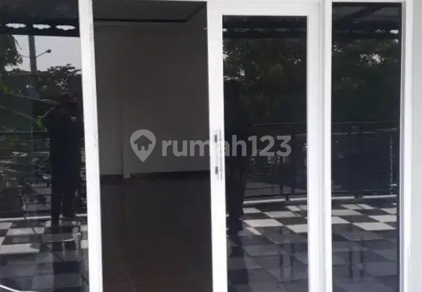 Gudang Berbentuk Ruko di Jalan Raya Bkt Pondok Kopi, Jakarta Timur.  4