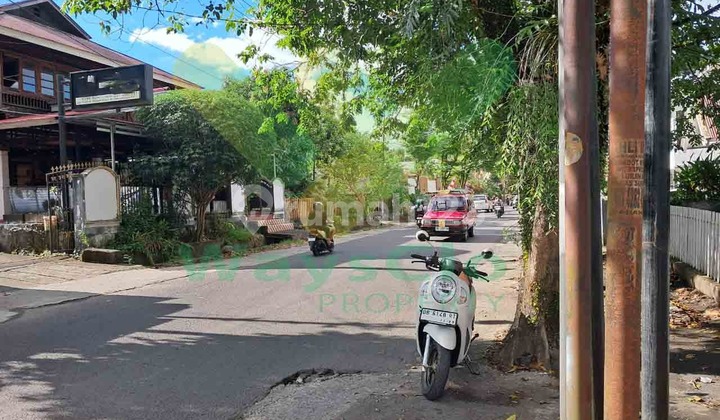 For Quick Sale: Attractive and Strategic House in Wanea Area, Very Affordable Price