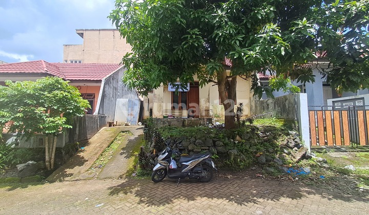 Quick Sale Attractive House in Malalayang Area, Very Cheap Price