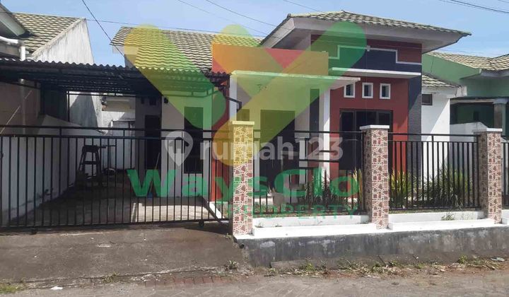DISEWAKAN RUMAH CANTIK DENGAN FURNISHED DAERAH MALALAYANG, HARGA SANGAT MURAH 1