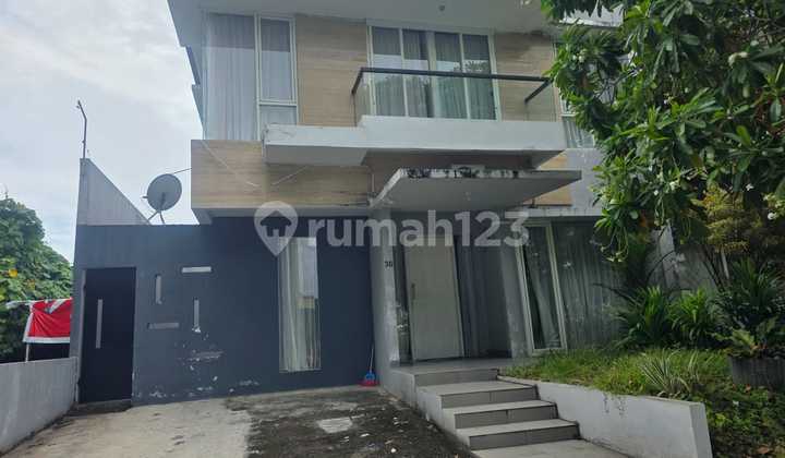 For Rent Beautiful and Attractive House in Wanea Area, Very Affordable Price