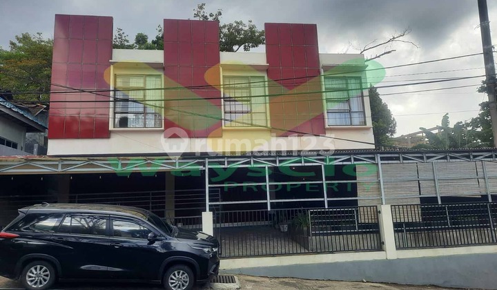 For Rent: Beautiful and Strategic Shop House in Wanea Area, Very Affordable Price